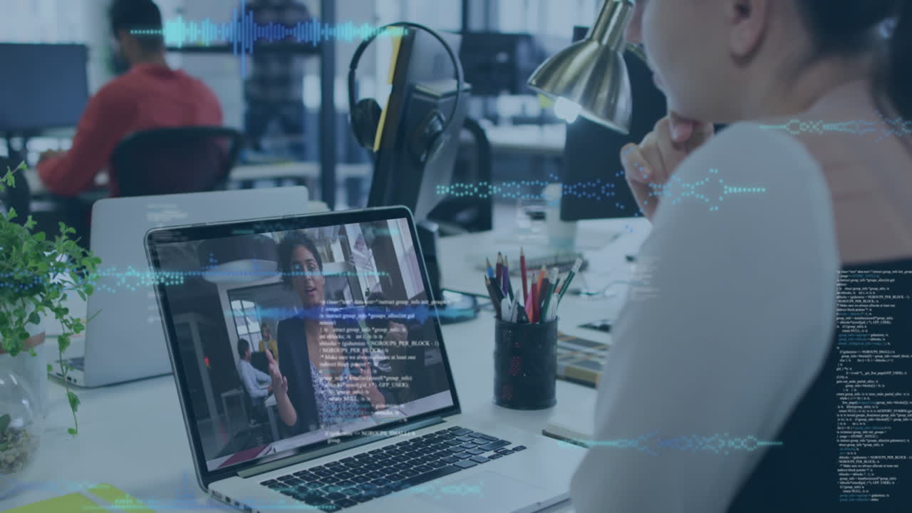 animation der verarbeitung von finanzdaten über verschiedene geschäftsfrauen im büro über laptop-videoanruf.