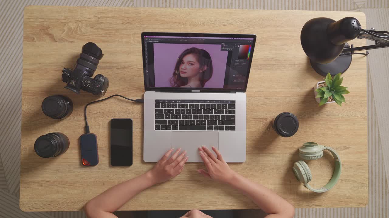 flujo de trabajo de edición de fotos en una computadora portátil