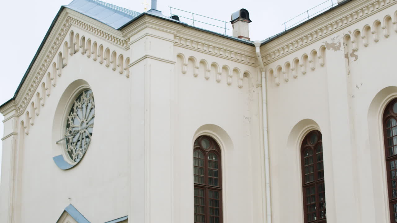 Fa&ccedil;ade of the church