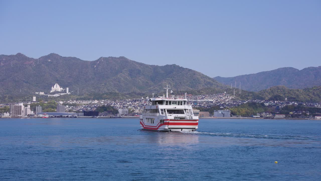 미야지마 섬에서 히로시마 본토로 가는 페리 미야지마구치 터미널