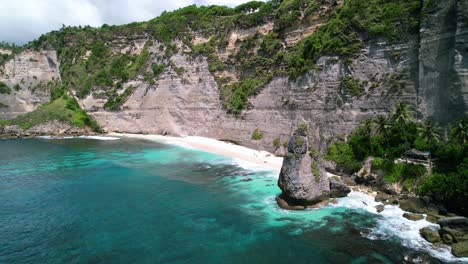 Video-Aéreo-De-Drones-De-Una-Playa-Tropical-En-La-Isla-De-Nusa-Penida-En-Bali-Indonesia