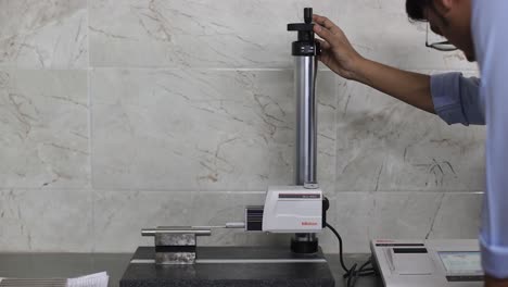 automatic vacuum cleaner for automatic machine