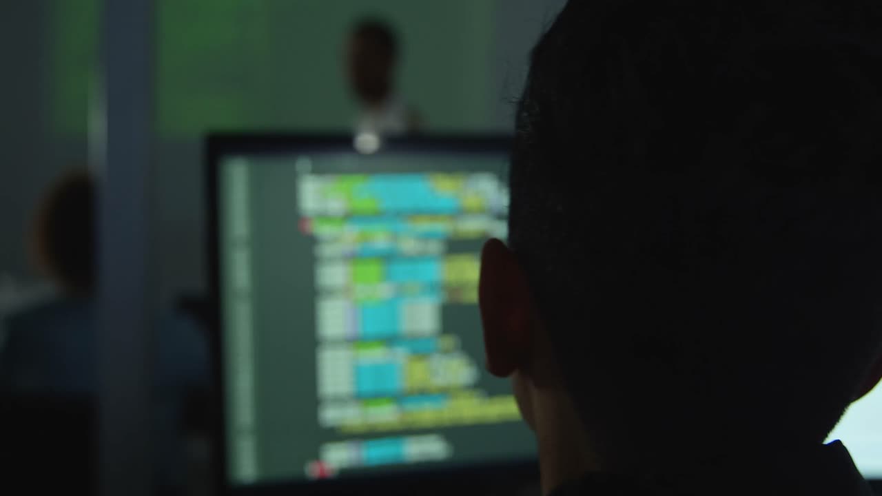 piloto dando entrenamiento a los niños 4k