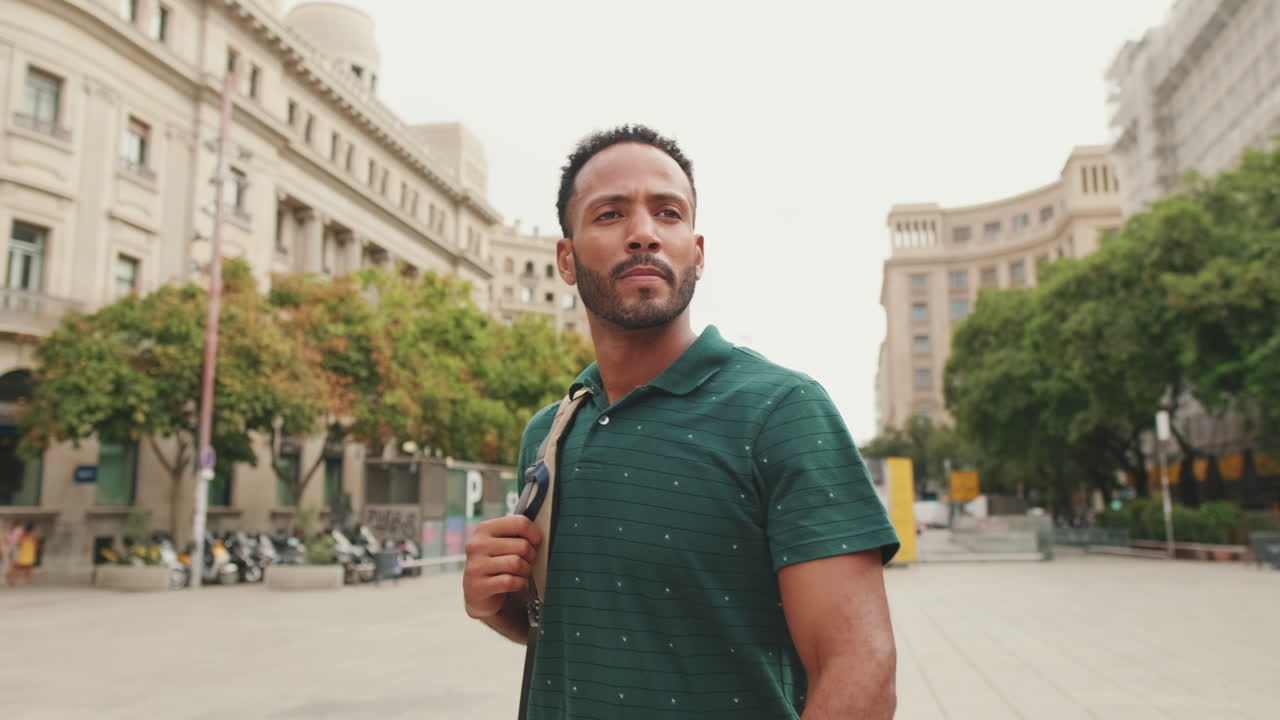 Hombre en la ciudad