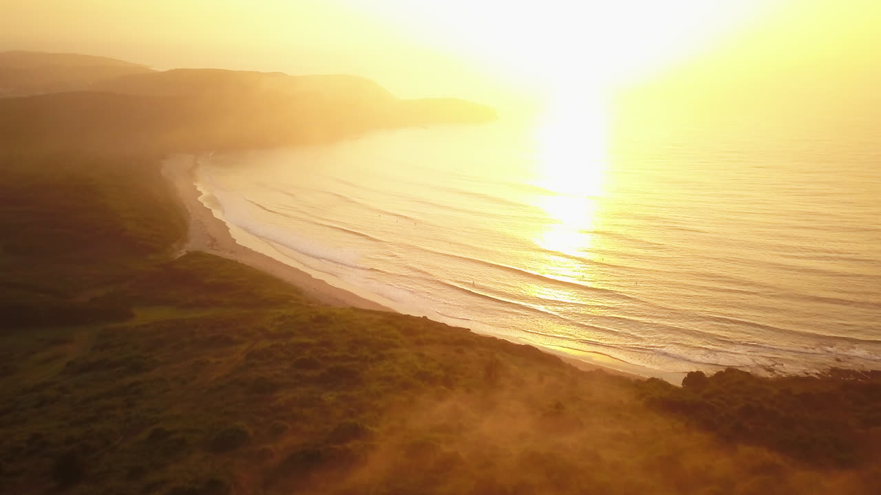 눈부신 일출 안개 안개 시드니 호주 농장 서핑 장소 새해 첫날 멋진 베이 오션 뷰 드론 3 by 테일러 브랜트 영화