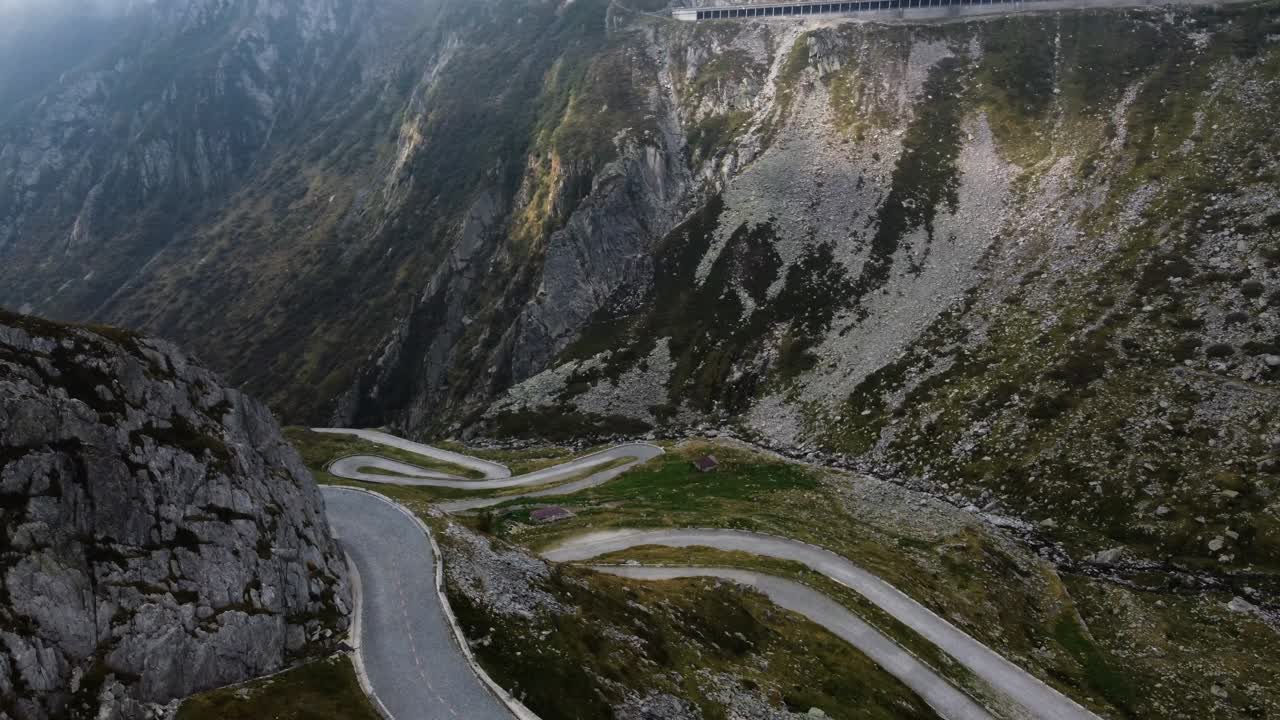 스위스 트레몰라 패스 드론 영상
