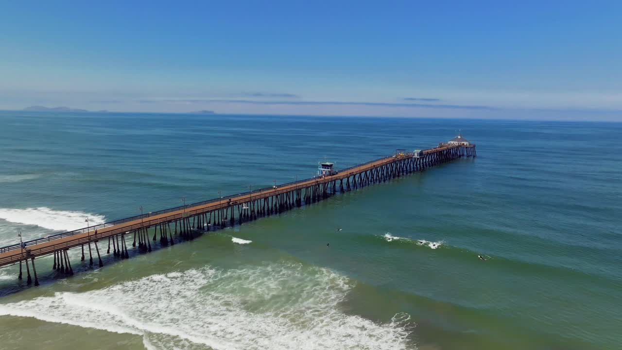 vista aérea del muelle de imperial beach en california, estados unidos, tomada por un avión no tripulado