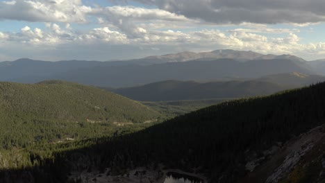 Imágenes-Aéreas-De-Drones-En-Las-Montañas-De-Colorado-Cerca-De-St