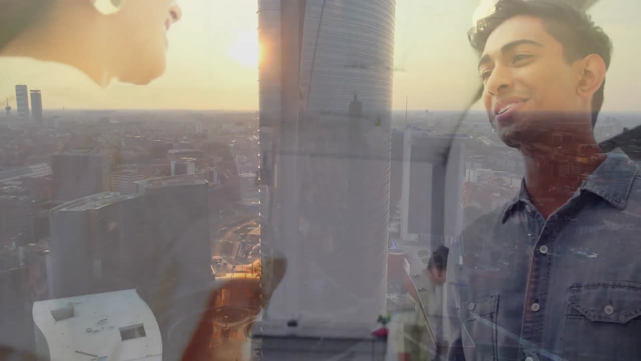 composición digital de un hombre de negocios y una mujer de negocios estrechando la mano contra una vista aérea del paisaje urbano