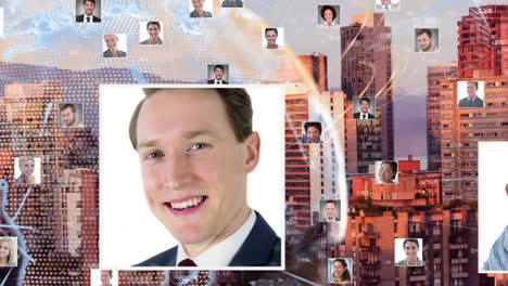 animación de fotos de personas en la parte superior de los edificios