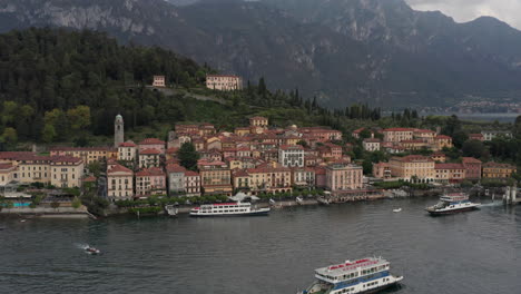 Antena-Del-Hermoso-Horizonte-De-Bellagio,-Una-Hermosa-Ciudad-A-Orillas-Del-Lago-De-Como