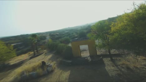 Un-Parque-Acuático-Abandonado-Se-Descompone-En-Jaén,-España-En-Este-Rápido-Video-De-Drones