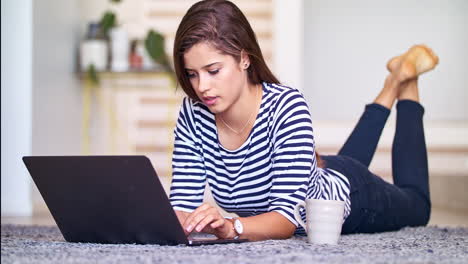 Spending-the-day-browsing-her-favorite-sites