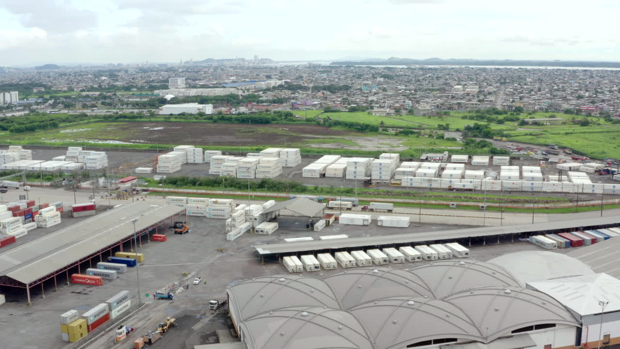 컨테이너 운송 회사 와 세관 의 파노라마  ⁇