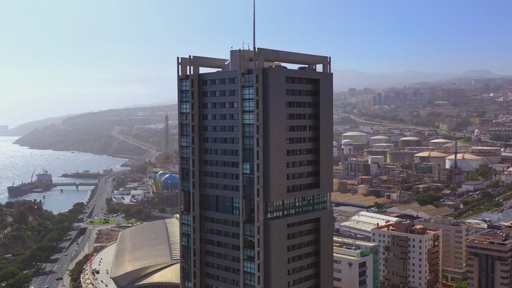 Grattacieli residenziali nella città di Santa Cruz de Tenerife, Isole Canarie, Spagna