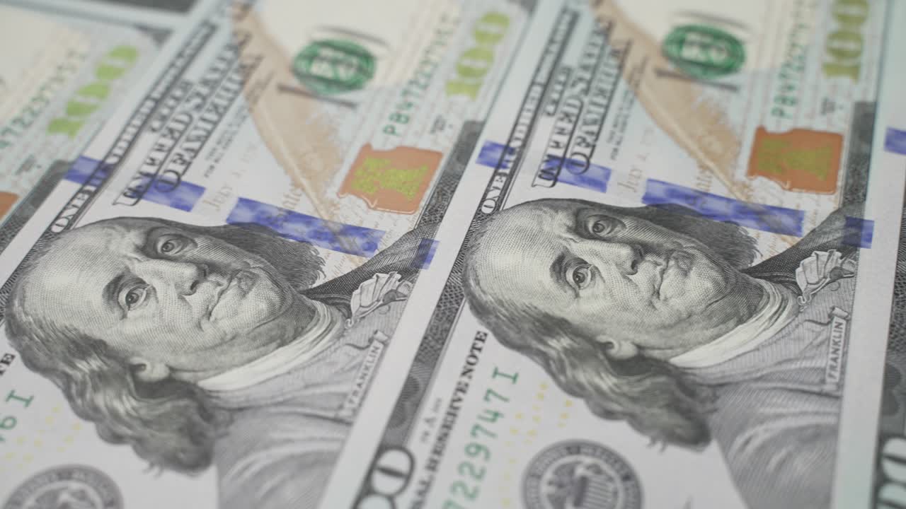 los billetes de 100 dólares. movimiento suave de la cámara