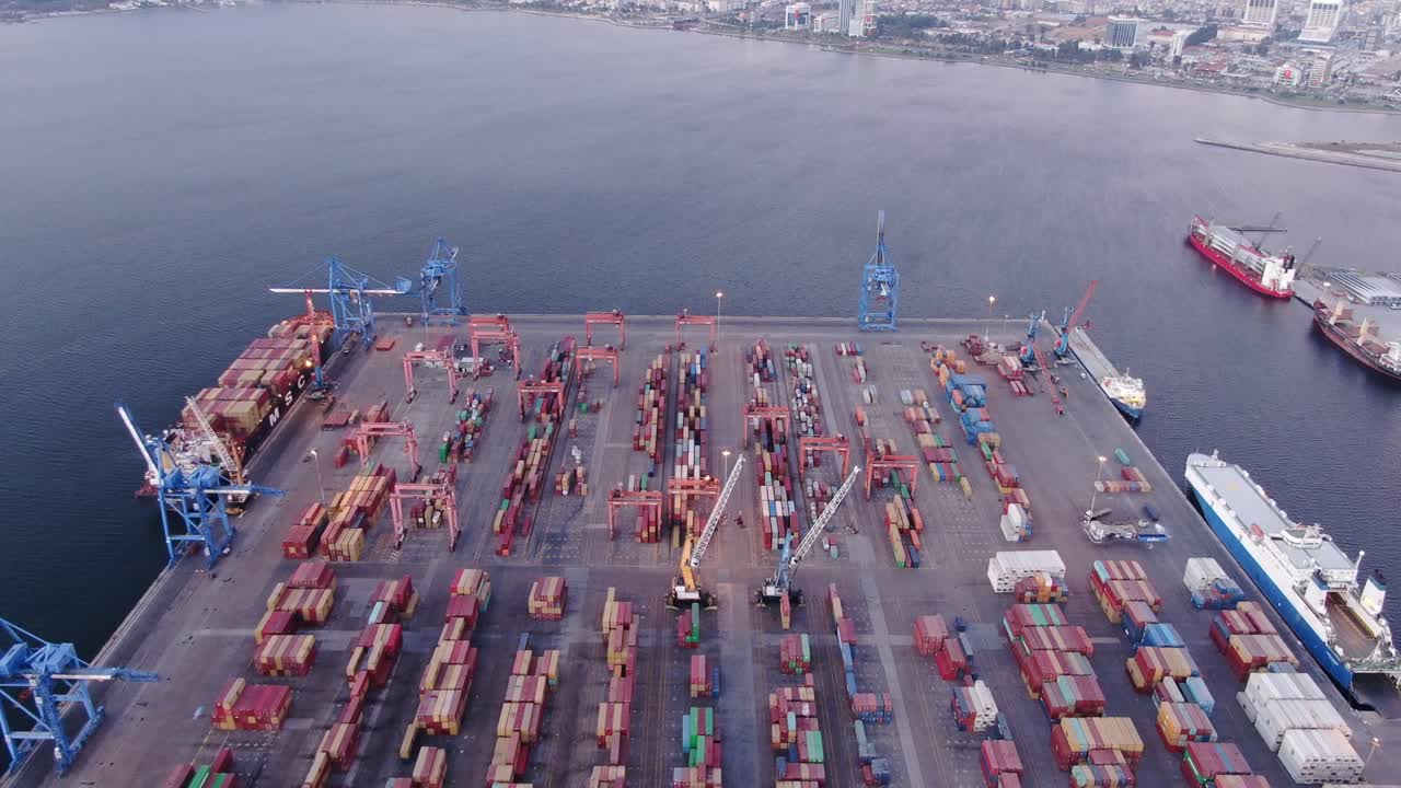 transporte de mercancías, almacén de distribución, comercio, puerto