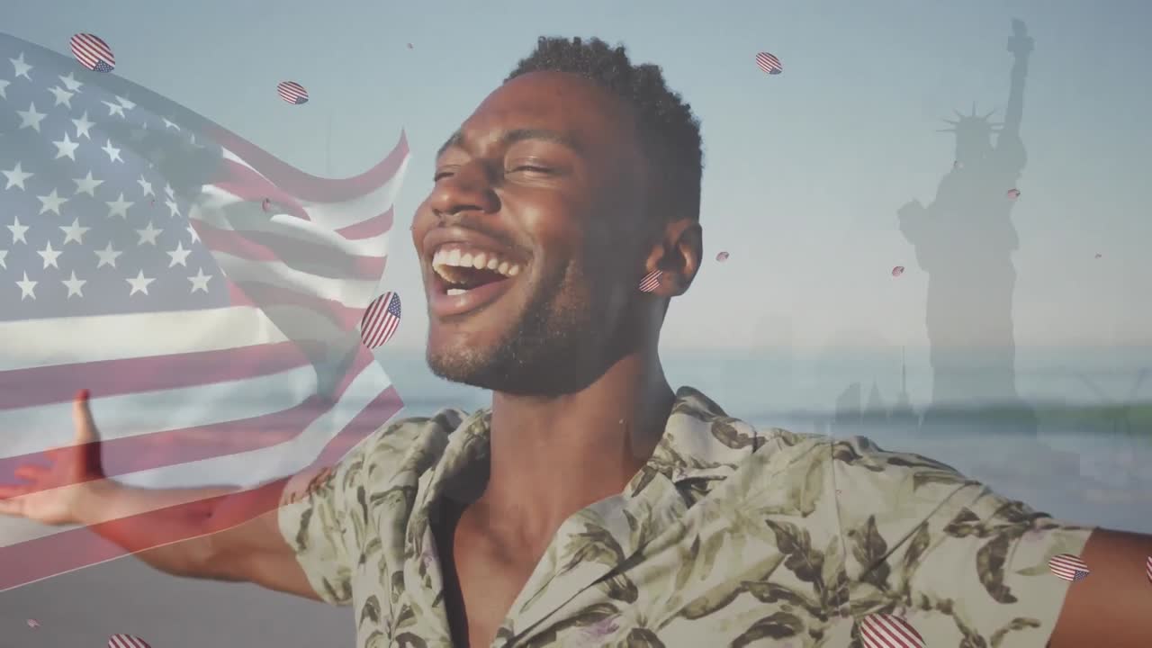 Animation d'un drapeau des États-Unis, de la statue de la Liberté et d'un ballon de rugby tombant sur un homme afro-américain heureux