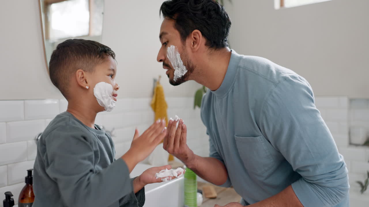 aprendiendo acerca de la crema de afeitar