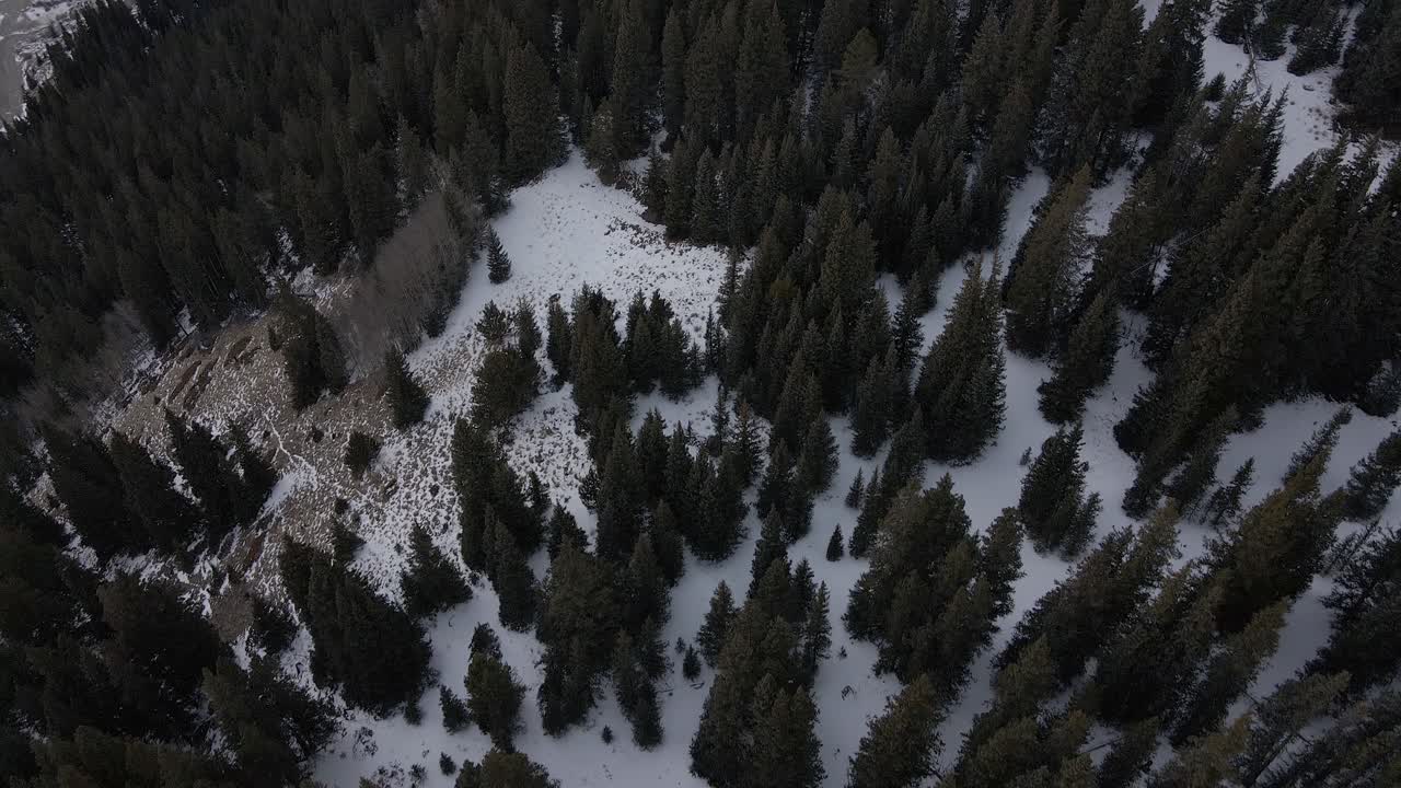 inclinación aérea hasta el valle entre mt
