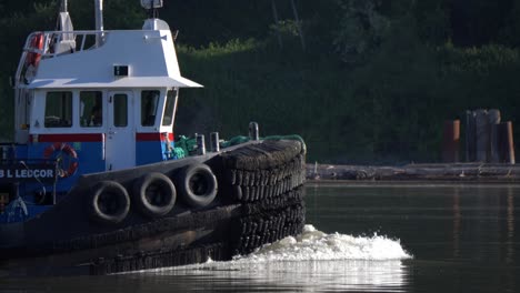 Close-Up-of-Tug-Boat-Cruising-In-The-Fraser-River-In-British-Columbia,-Canada