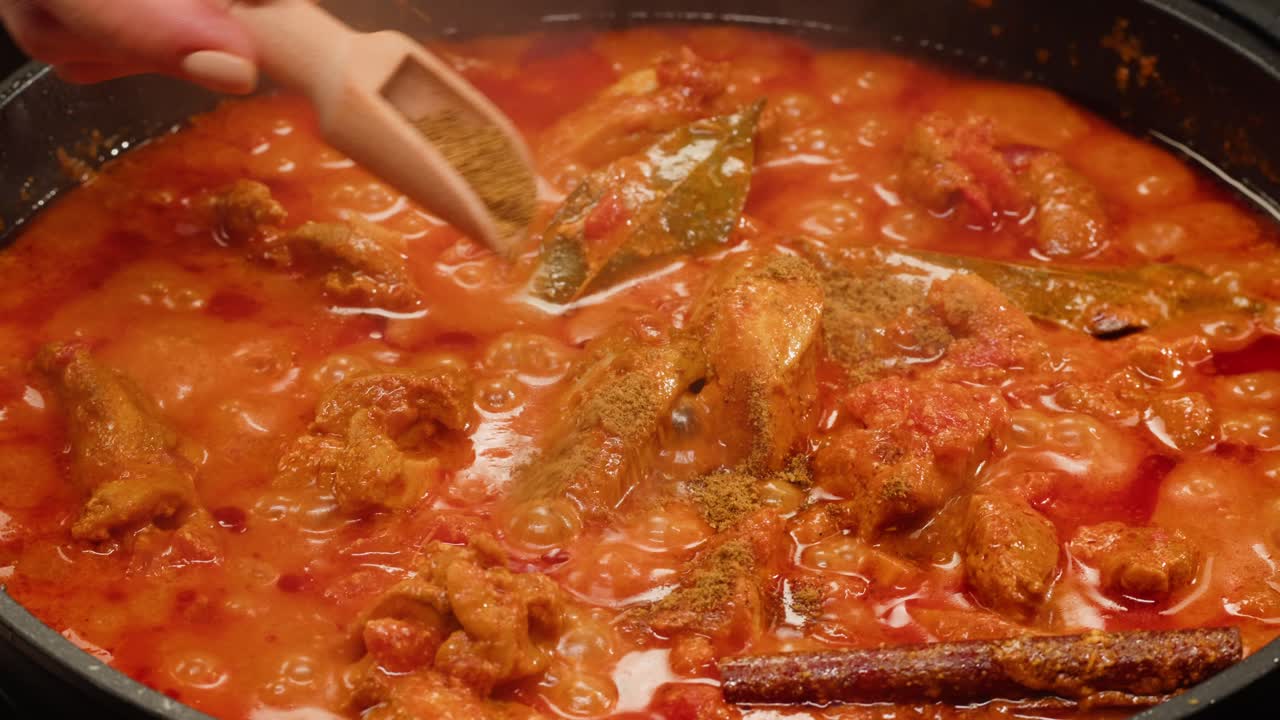 cocinar el curry de pollo