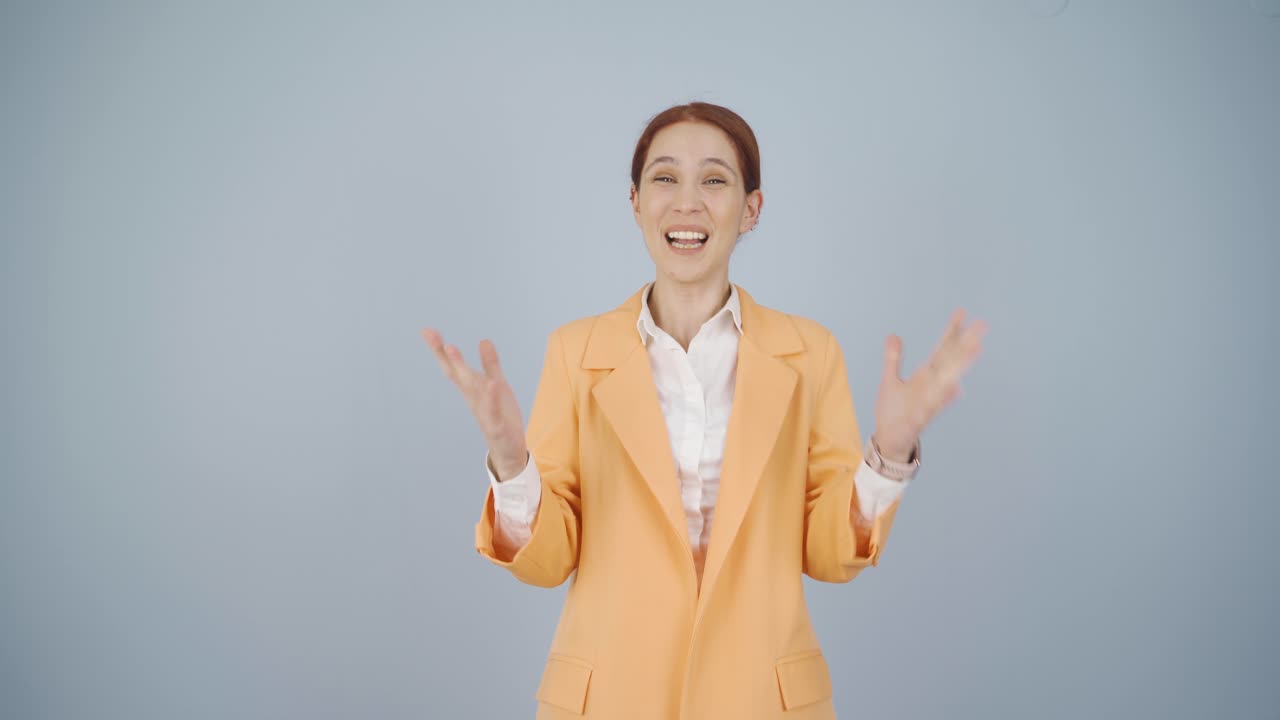 복음을 받은 후 기 ⁇ 하는 사업가.