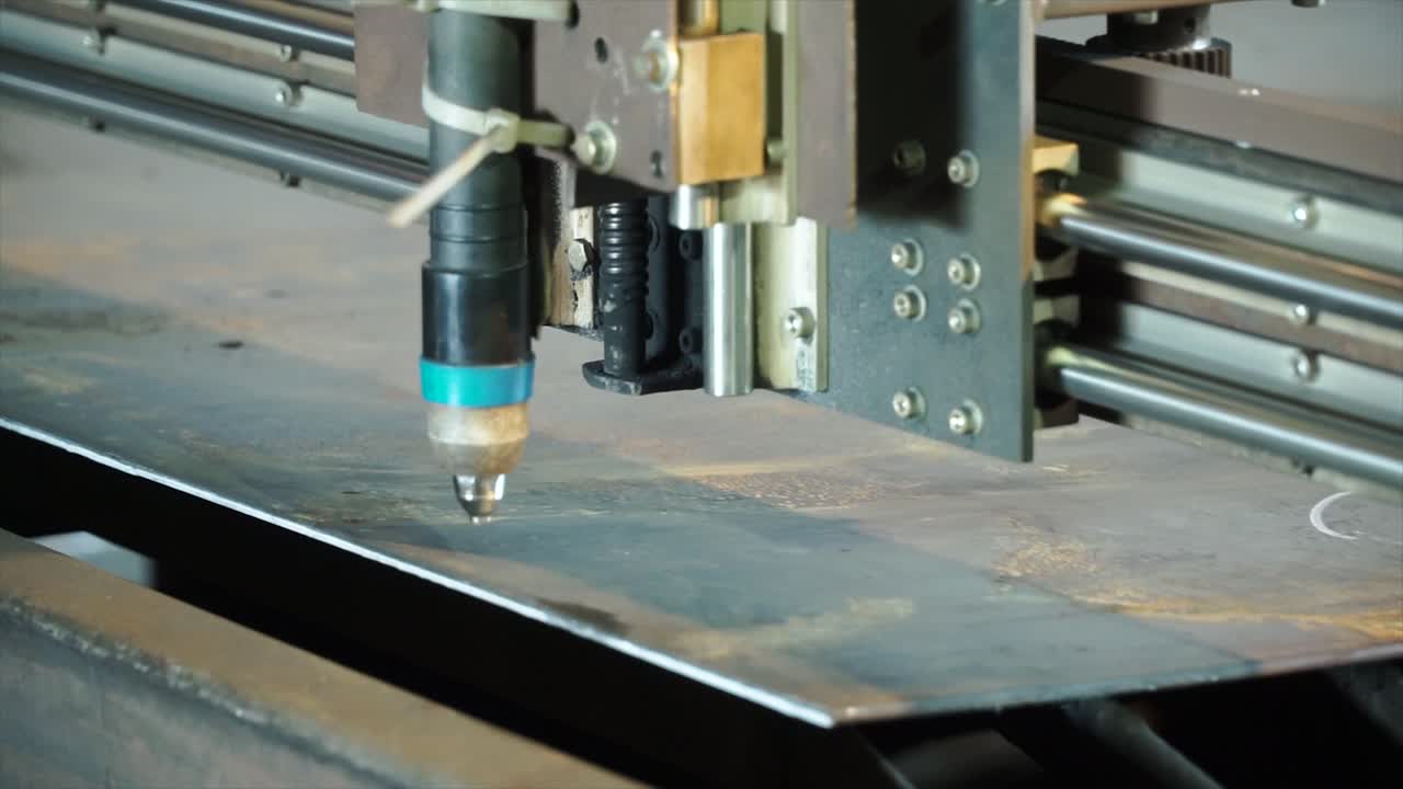 플라즈마 절단 금속 판