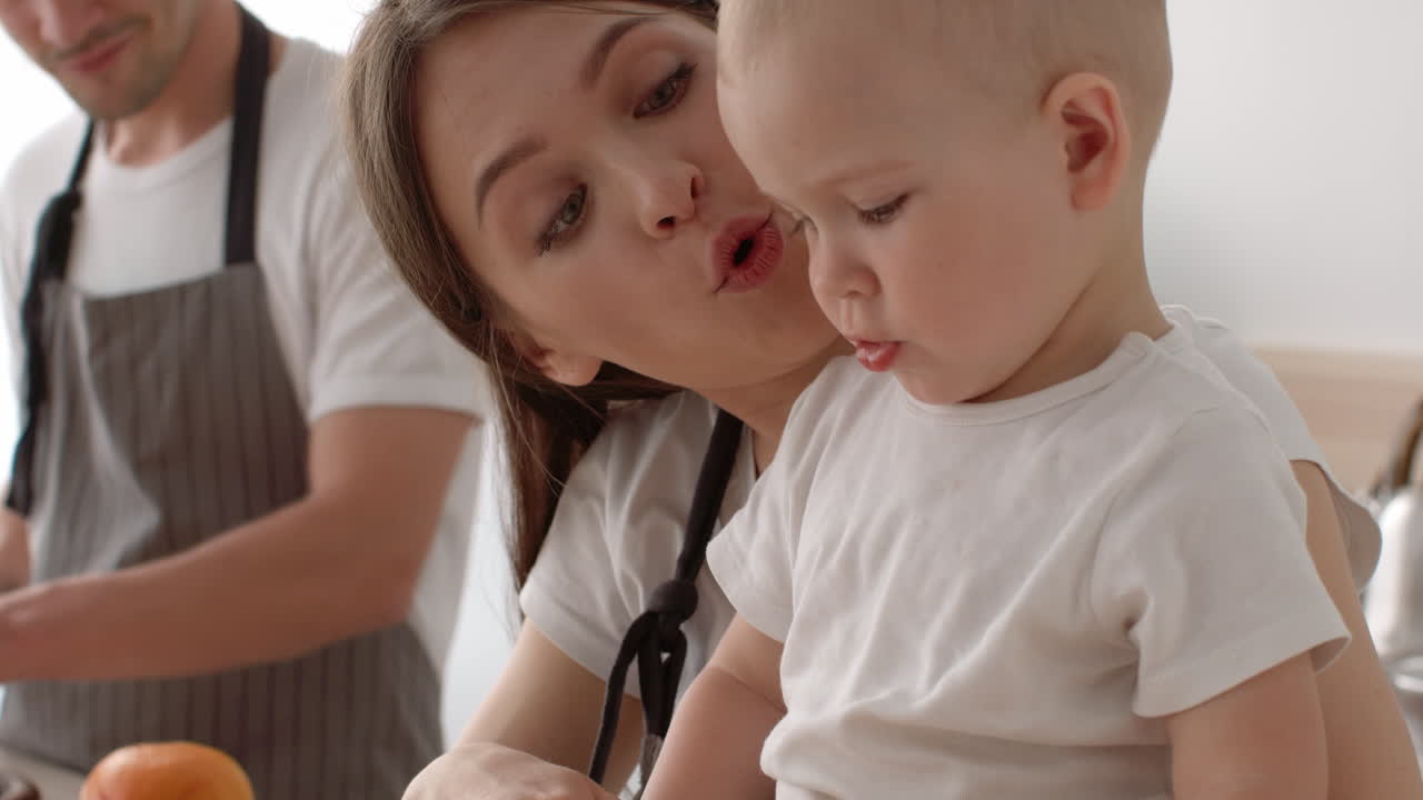 가족 이 함께 요리 하는 것