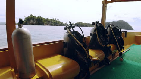 el equipo está listo para el buceo.