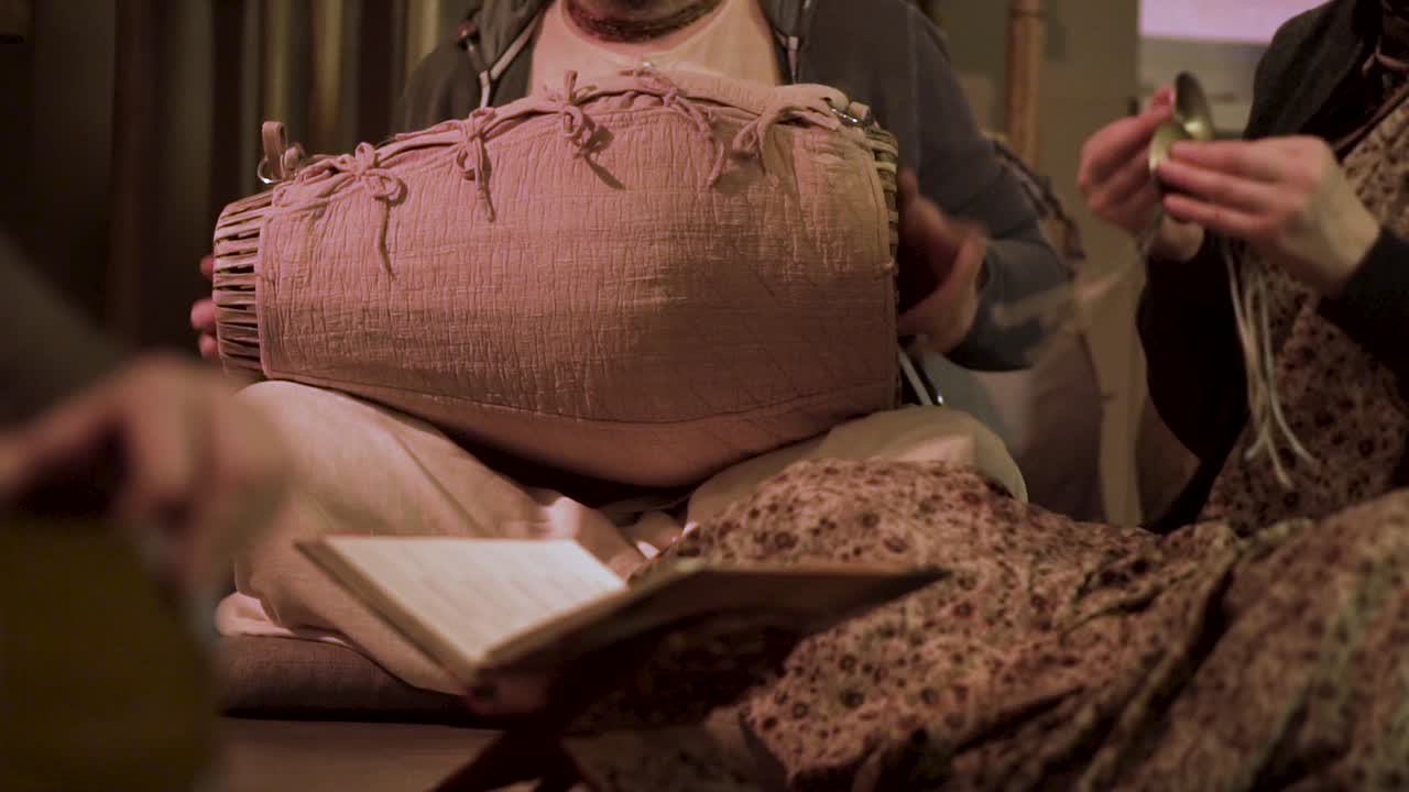 actuación musical con el mridangam