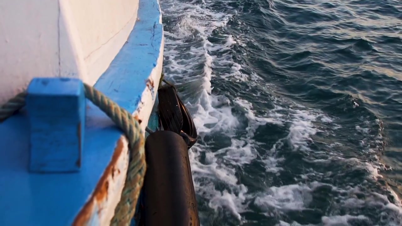 Sartiame di vecchia nave. Vecchio veliero. Sfondo. Primo piano. Slow Motion.