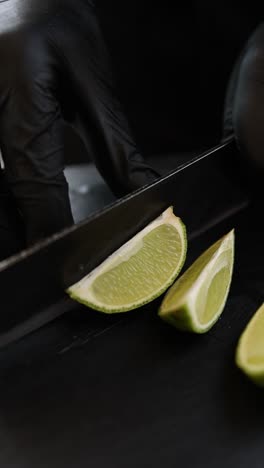 chef slicing limes