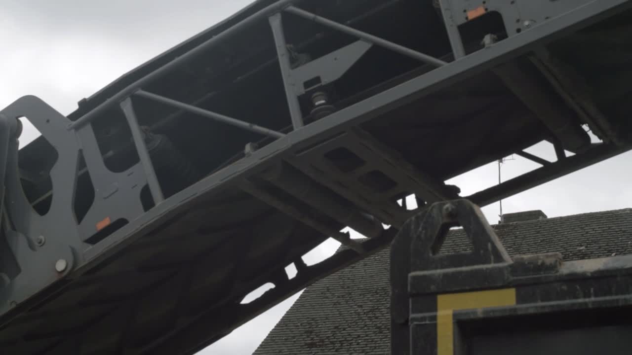 Heavy plant industrial milling machine conveyor and truck