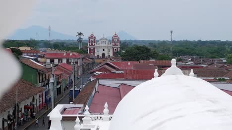 Iglesia-Neoclásica-Del-Calvario-En-León-Desde-El-Techo-De-La-Catedral-De-León