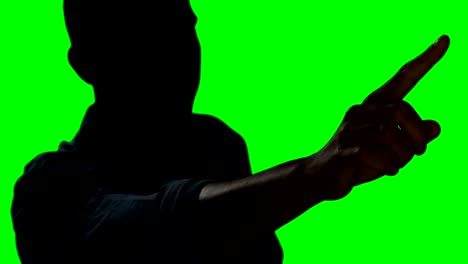 hombre tocando pantalla digital 4k