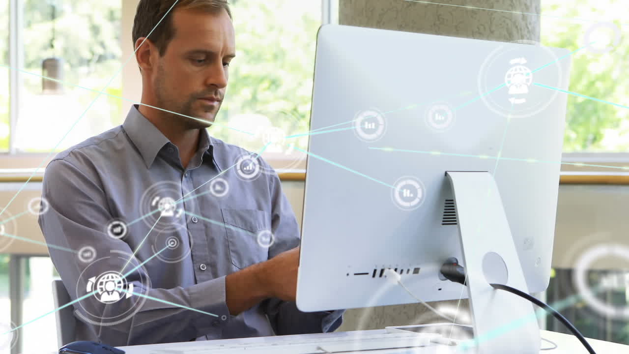 animación de la red de conexiones con iconos sobre el hombre de negocios que usa un teléfono inteligente