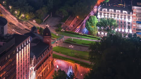 Zeitraffer-Des-Madrider-Königspalastes-Und-Der-Almudena-Kathedrale-Bei-Nacht