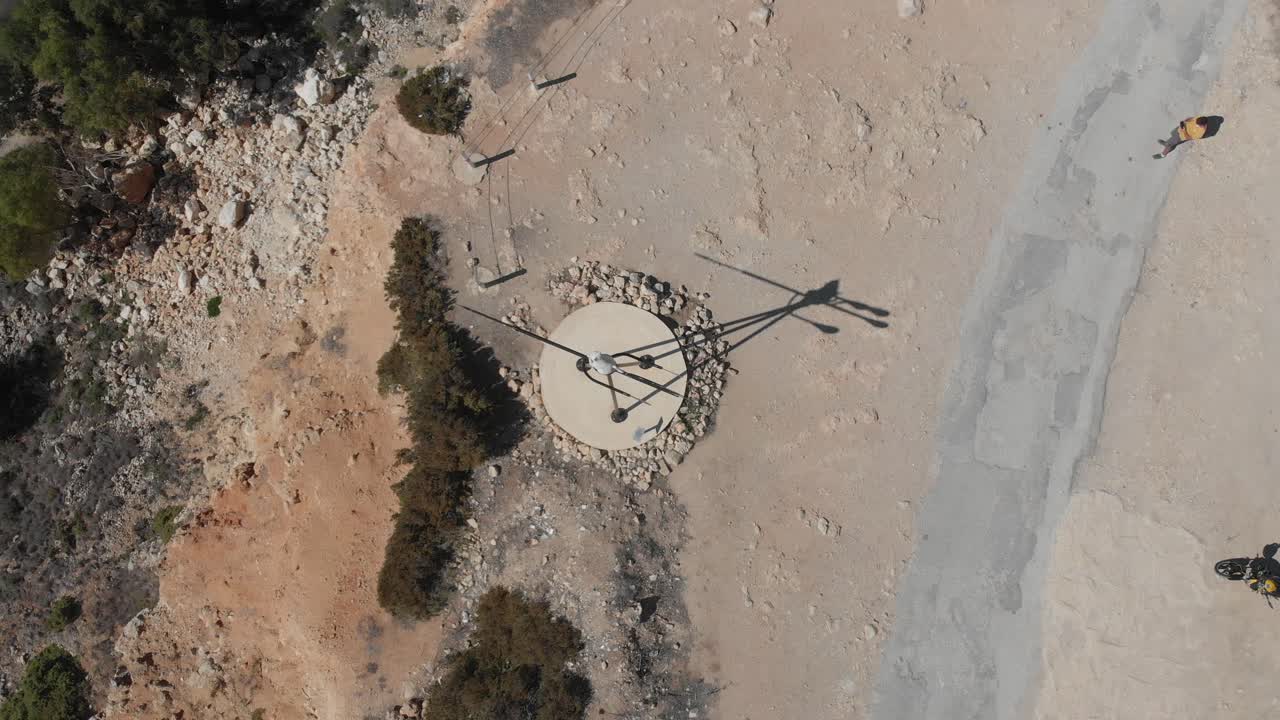 video aéreo de drones del oeste de malta, área de mgarr, bahía de fomm ir-rih