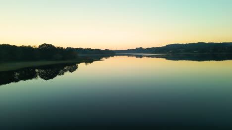 Embalse-De-Abegondo-cecebre-Durante-La-Puesta-De-Sol-En-A-Coruña,-España