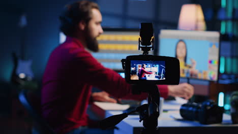 equipo de grabación utilizado por freelance para el tutorial, de cerca