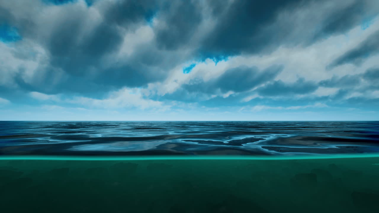 hermoso día en el mar con dividido por la línea de flotación parte submarina