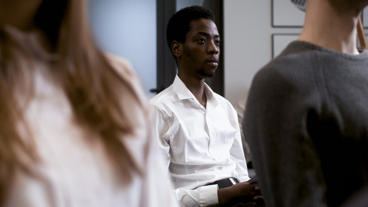 People in an auction session