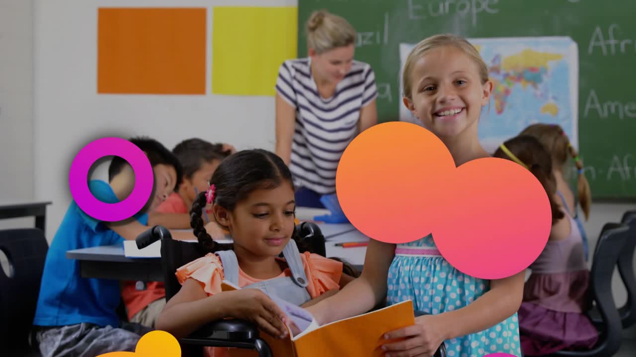 Mädchen liest oranges Buch mit Rollstuhl-Mitschüler im Klassenzimmer, wobei sich Formen um das Duo herum ausdehnen.