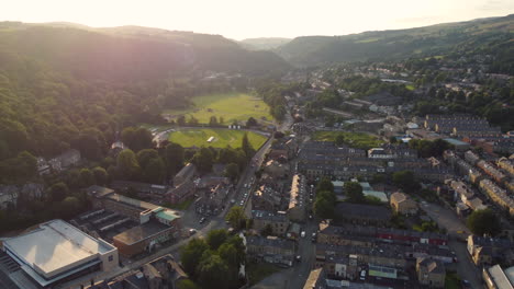 Vista-Aérea-De-Una-Ciudad-De-Yorkshire-Al-Atardecer