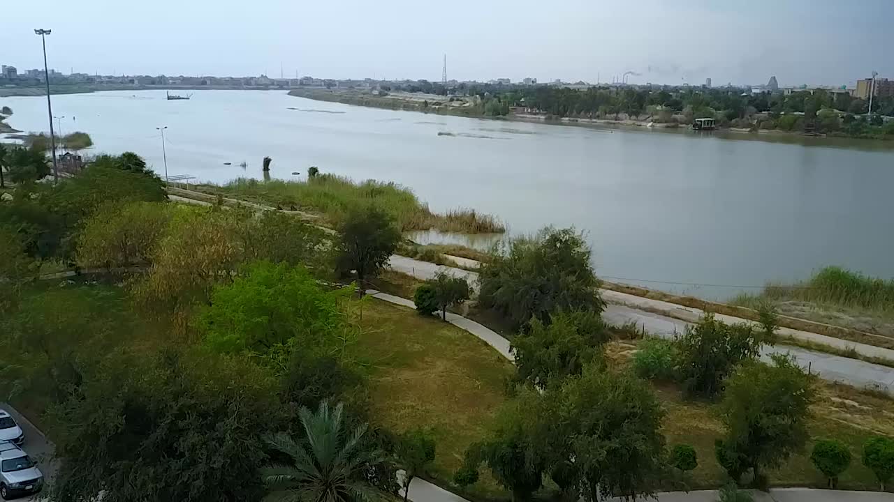 imágenes aéreas de la ciudad de bagdad en irak.