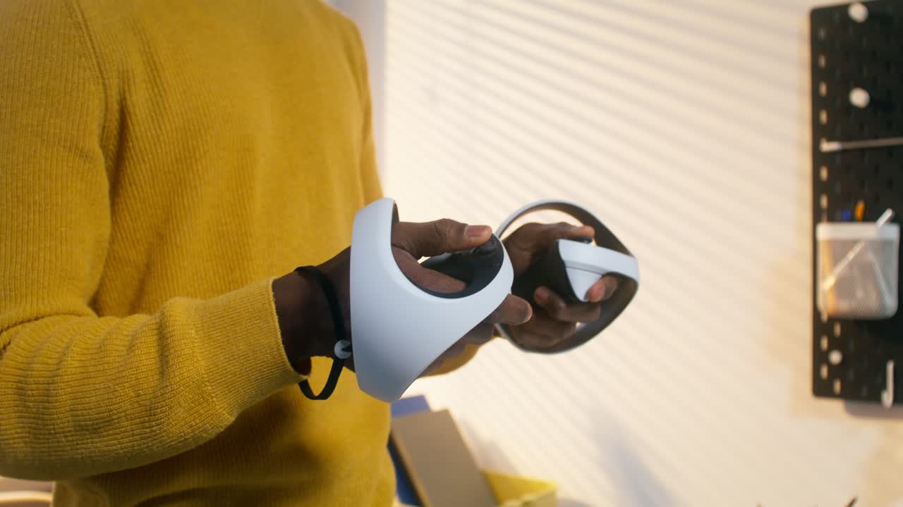 persona que experimenta la realidad virtual