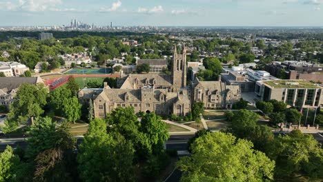 Universidad-De-San-José-En-Los-Suburbios-De-Filadelfia