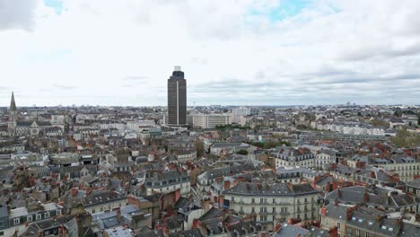 tour bretagne o torre bretaña en la ciudad de nantes, francia