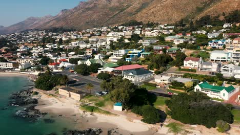 vista aérea de la bahía de gordon, sudáfrica